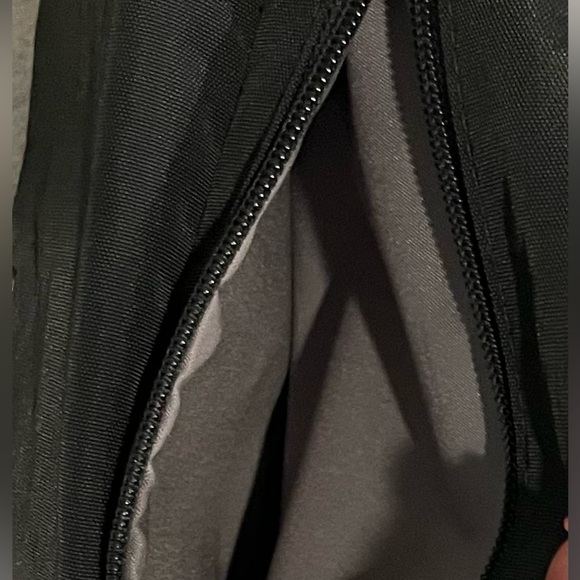 Medium size Baggallini hand back charcoal, gray color - Picture 3 of 6